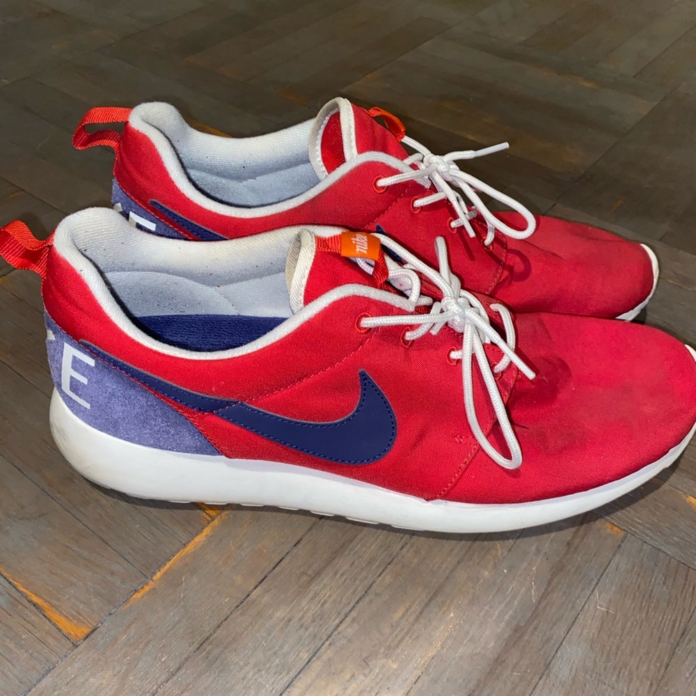 Men’s Nike Roshes